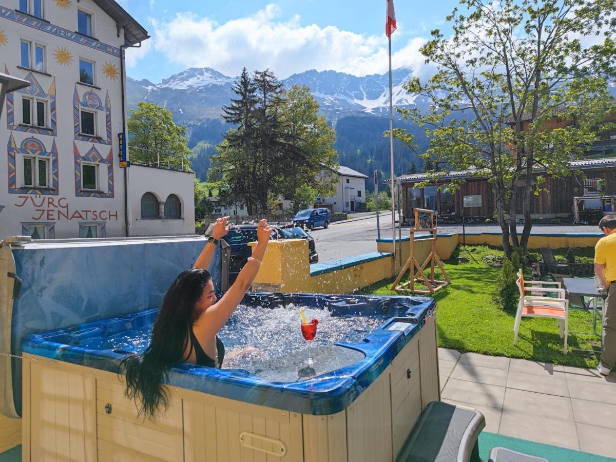 Grischalodge Das Hotel Mit Bergblick Seit 1929 - Schlicht, Preiswert Und Mit Einem Touch Nostalgie พาร์พาน ภายนอก รูปภาพ