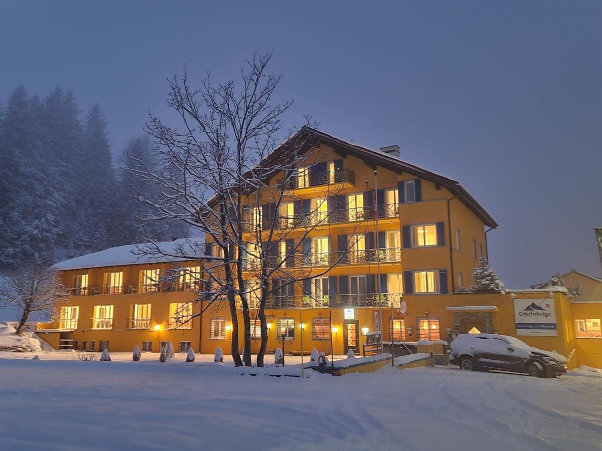 Grischalodge Das Hotel Mit Bergblick Seit 1929 - Schlicht, Preiswert Und Mit Einem Touch Nostalgie พาร์พาน ภายนอก รูปภาพ