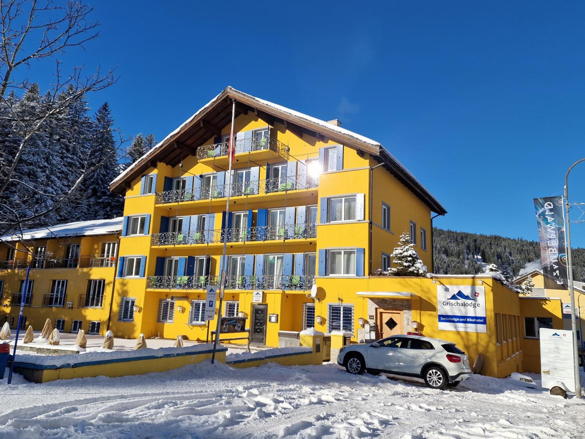 Grischalodge Das Hotel Mit Bergblick Seit 1929 - Schlicht, Preiswert Und Mit Einem Touch Nostalgie พาร์พาน ภายนอก รูปภาพ